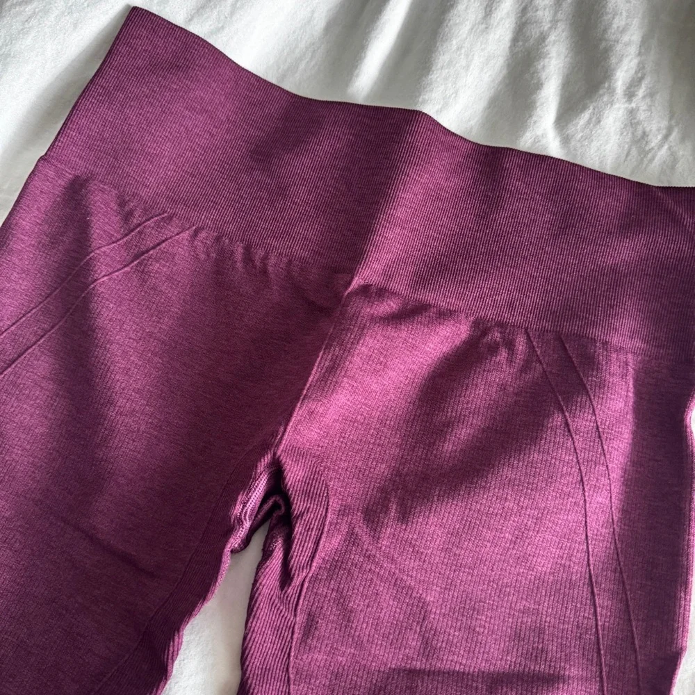 1 Lululemon In The Flow Crop II - Heathered Bordeaux Drama